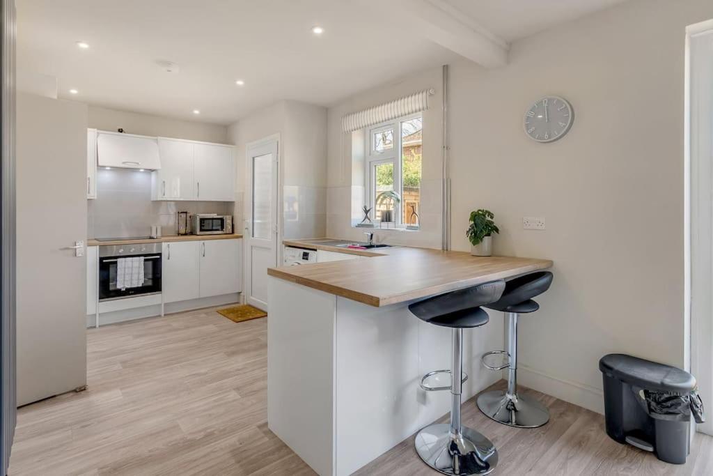 4 Bedroom Pitchford Norwich Exterior photo