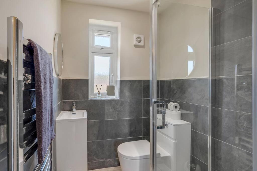 4 Bedroom Pitchford Norwich Exterior photo